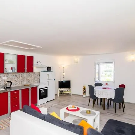 דירה Jasmin - One Bedroom With Balcony And Garden View *