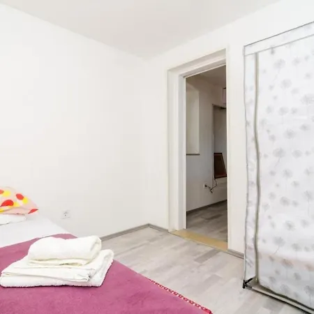Jasmin - One Bedroom With Balcony And Garden View Dubrovnik