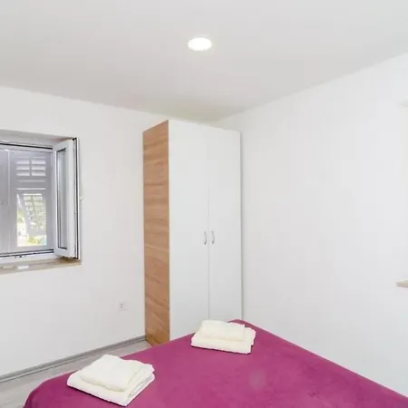 Jasmin - One Bedroom With Balcony And Garden View Daire Dubrovnik