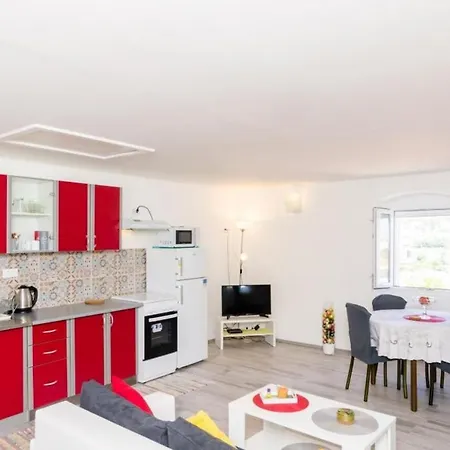 Jasmin - One Bedroom With Balcony And Garden View * Dubrovnik